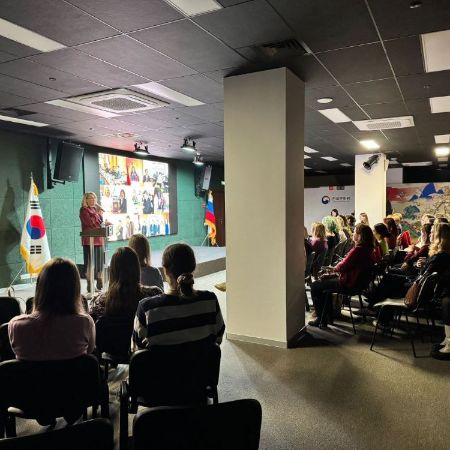 photo_5253685412327264362_y