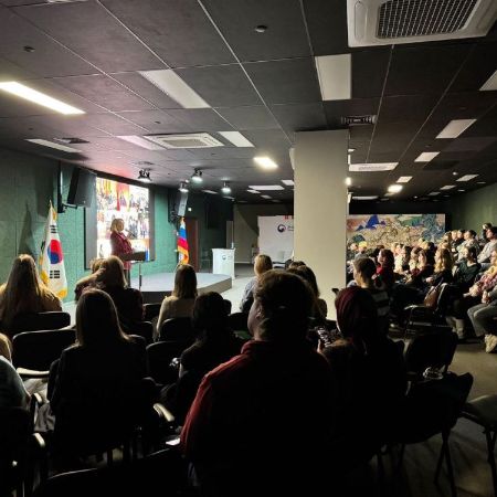 photo_5253685412327264363_y