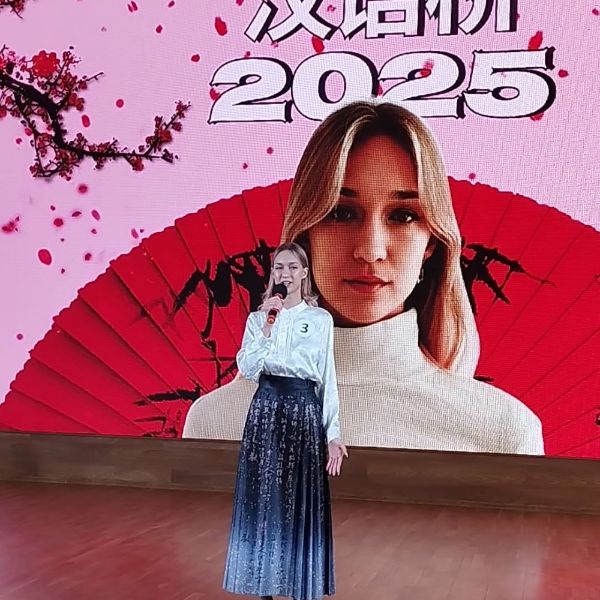 Screenshot_2025-04-19-13-39-26-012_com.miui.videoplayer-edit