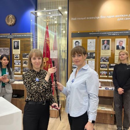 photo_5456567478269378193_y