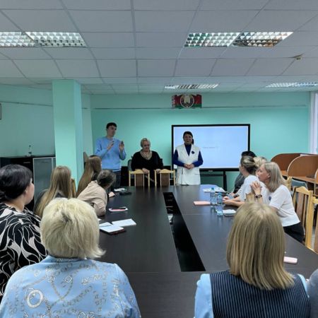 photo_5462936652776340593_y