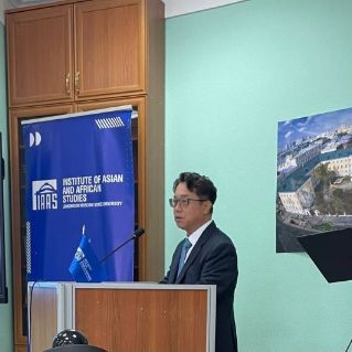 photo_5197654712088918882_y