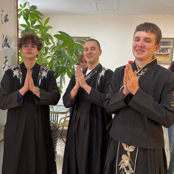 photo_5429652219604176262_y