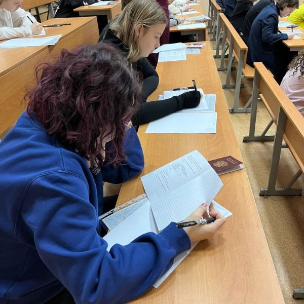 photo_5240103252563529740_y