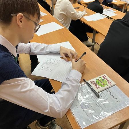 photo_5240103252563529741_y