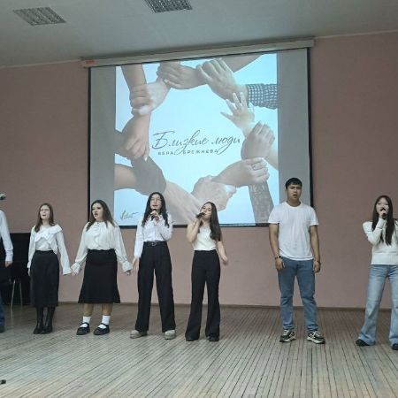 photo_5240103252563529743_y