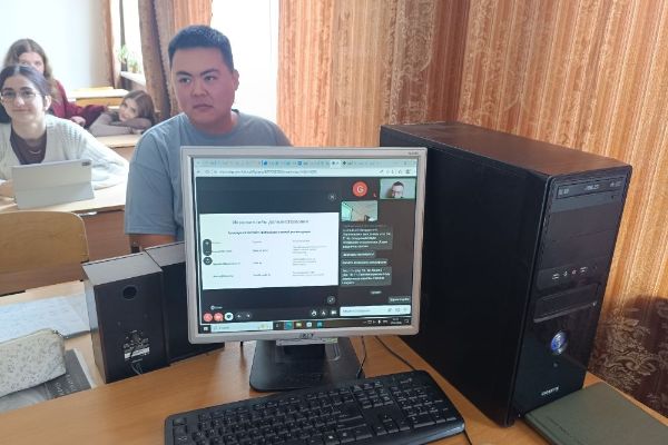 Студенты-лингвисты выступили с докладами в г. Хабаровске